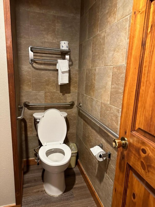 Timber Lodge Inn - image 20