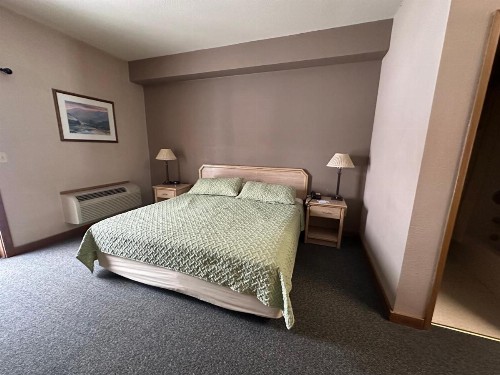 Timber Lodge Inn - image 3