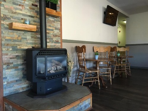 Timber Lodge Inn - image 37