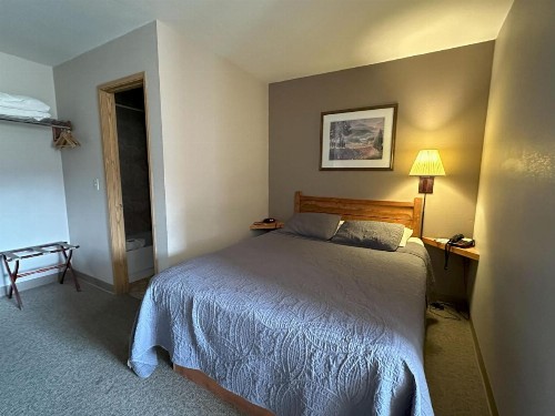 Timber Lodge Inn - image 43
