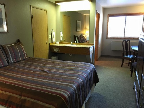 Timber Lodge Inn - image 46