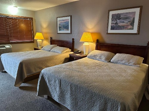 Timber Lodge Inn - image 49