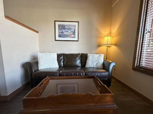Timber Lodge Inn - image 8