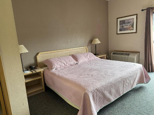 Timber Lodge Inn - image 9