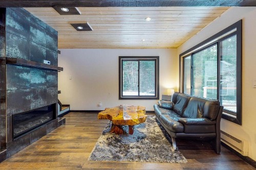 Creekside Cabin - image 5