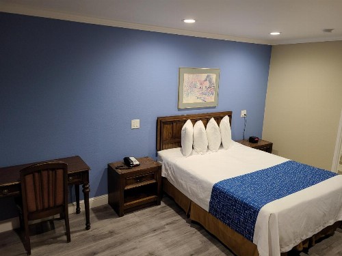 Travelodge by Wyndham Clearlake - image 10