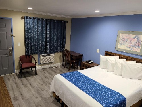Travelodge by Wyndham Clearlake - image 11