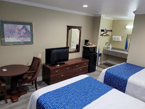 Travelodge by Wyndham Clearlake - image 17