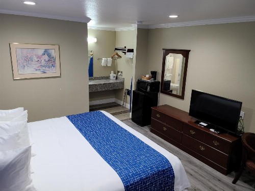 Travelodge by Wyndham Clearlake - image 20