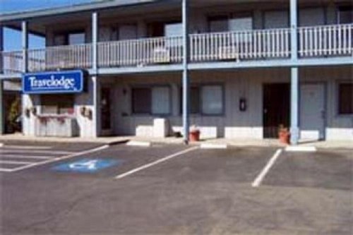 Travelodge by Wyndham Clearlake - image 24