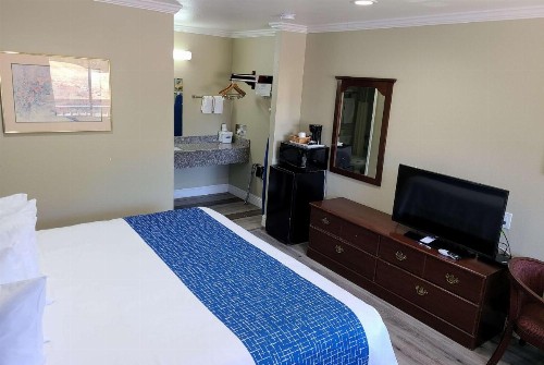 Travelodge by Wyndham Clearlake - image 35
