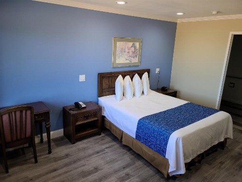 Travelodge by Wyndham Clearlake - image 7