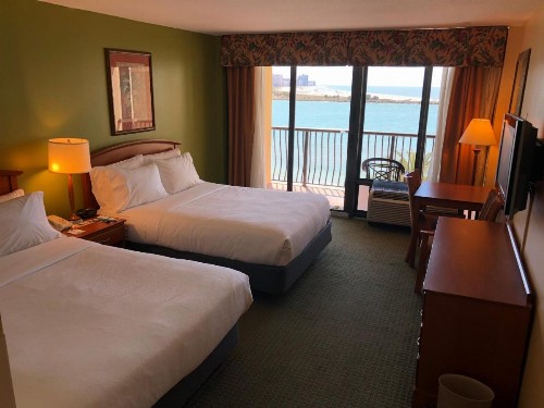 Holiday Inn Hotel & Suites Clearwater Beach an IHG Hotel - image 11