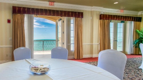 Holiday Inn Hotel & Suites Clearwater Beach an IHG Hotel - image 15