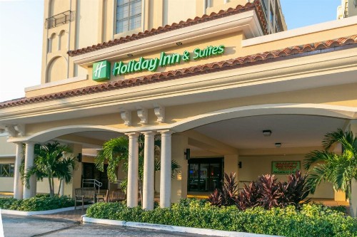 Holiday Inn Hotel & Suites Clearwater Beach an IHG Hotel - image 2