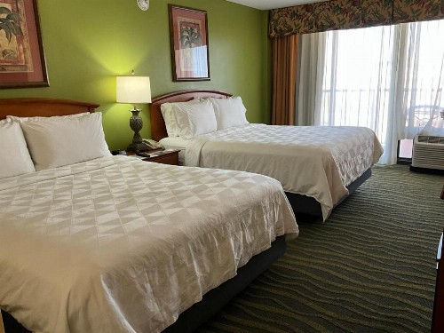 Holiday Inn Hotel & Suites Clearwater Beach an IHG Hotel - image 3