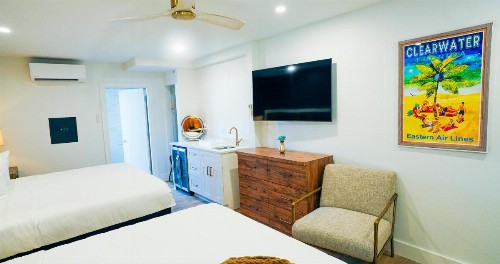 Sands Point Motel - image 17