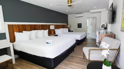 Sands Point Motel - image 3