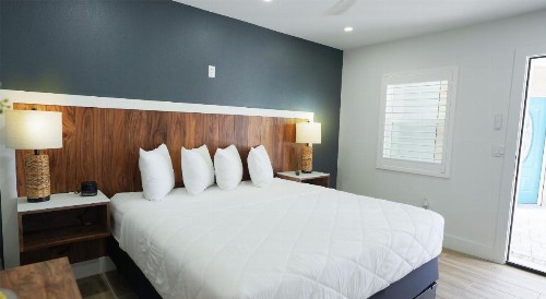 Sands Point Motel - image 48