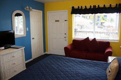 Barefoot Bay Resort Motel - image 15