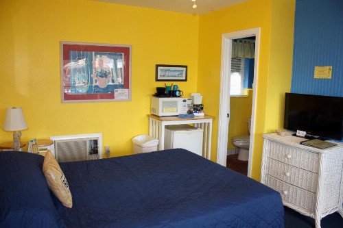 Barefoot Bay Resort Motel - image 17
