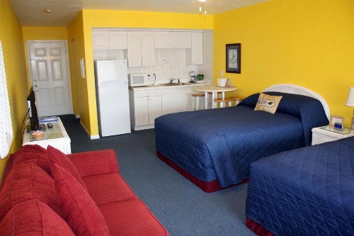 Barefoot Bay Resort Motel - image 35