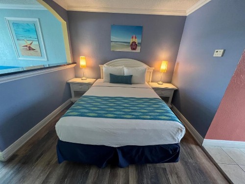 Pelican Pointe Hotel - image 13