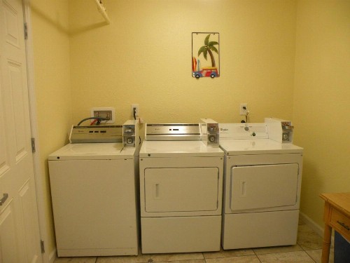 Pelican Pointe Hotel - image 6