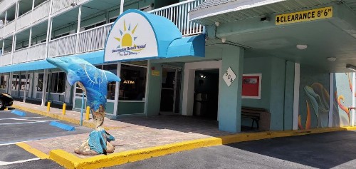 Clearwater Beach Hotel - image 10
