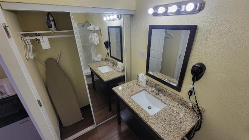 Clearwater Beach Hotel - image 16