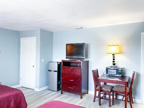 Sunrise Resort Motel South - image 14