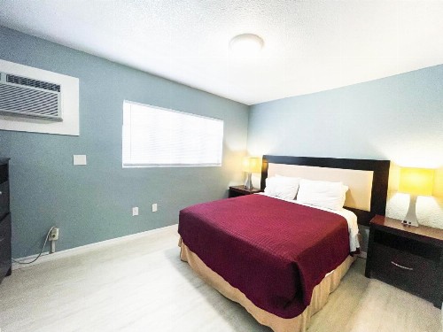 Sunrise Resort Motel South - image 34