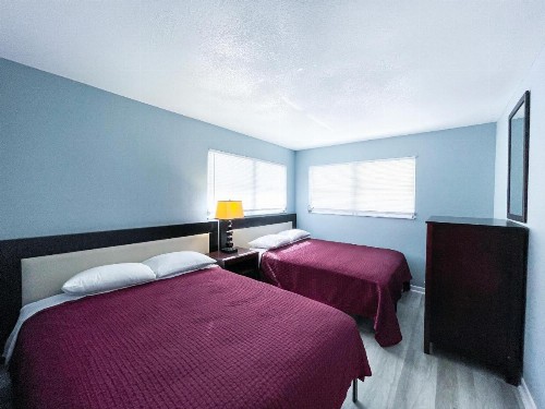 Sunrise Resort Motel South - image 4