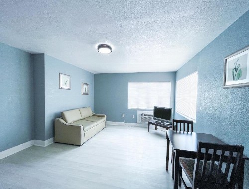 Sunrise Resort Motel South - image 46