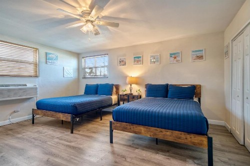 Camelot Beach Suites - image 10