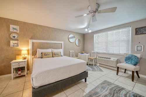 Camelot Beach Suites - image 13