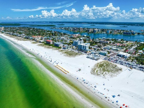 Camelot Beach Suites - image 23