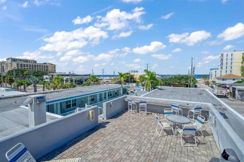 Camelot Beach Suites - image 26