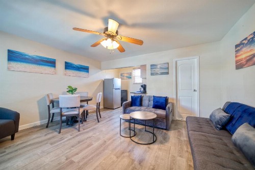 Camelot Beach Suites - image 4