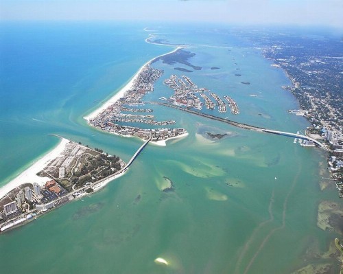 Camelot Beach Suites - image 8