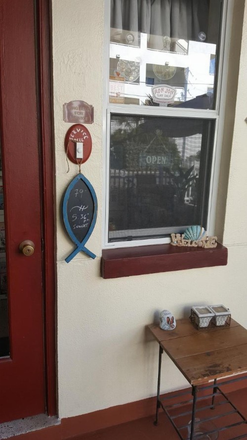 Silver Sands Motel - image 10