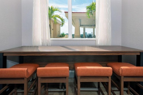 Hampton Inn and Suites Clearwater Beach - image 20