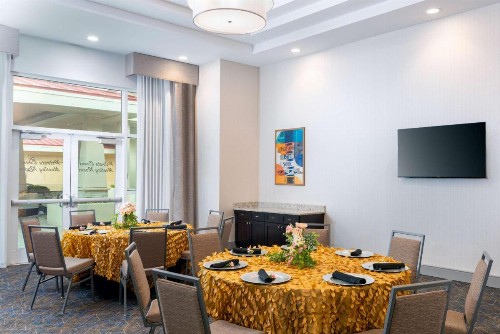 Hampton Inn and Suites Clearwater Beach - image 24