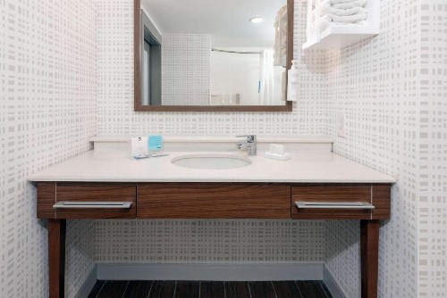 Hampton Inn and Suites Clearwater Beach - image 31