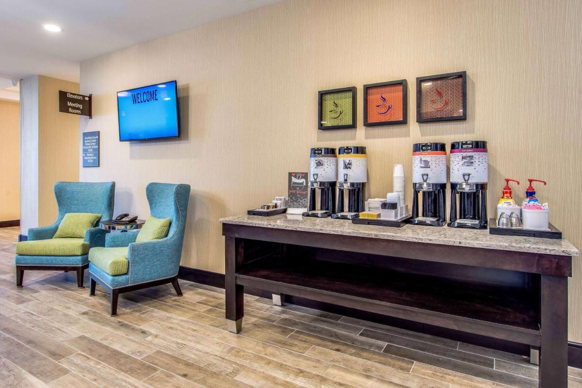 Hampton Inn and Suites Clearwater Beach - image 5