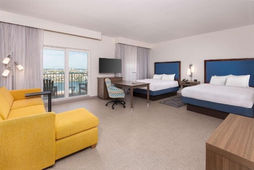 Hampton Inn and Suites Clearwater Beach - image 7
