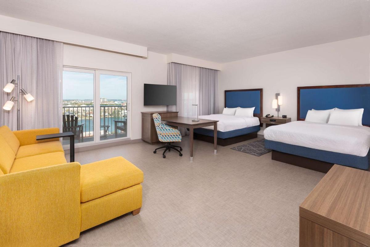 Hampton Inn and Suites Clearwater Beach - image 7