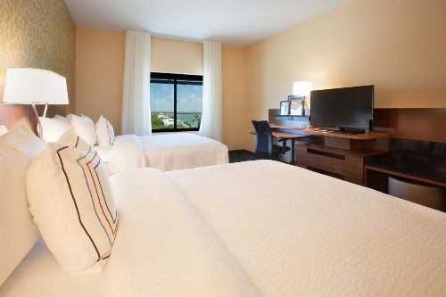 Fairfield Inn & Suites by Marriott Clearwater Beach - image 2
