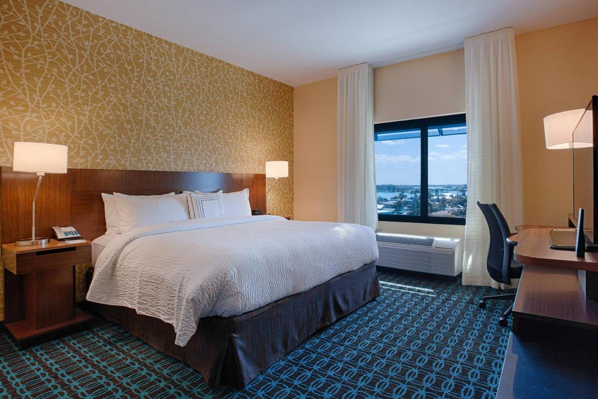 Fairfield Inn & Suites by Marriott Clearwater Beach - image 4