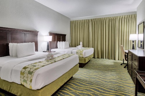 Edge Hotel Clearwater Beach - image 25